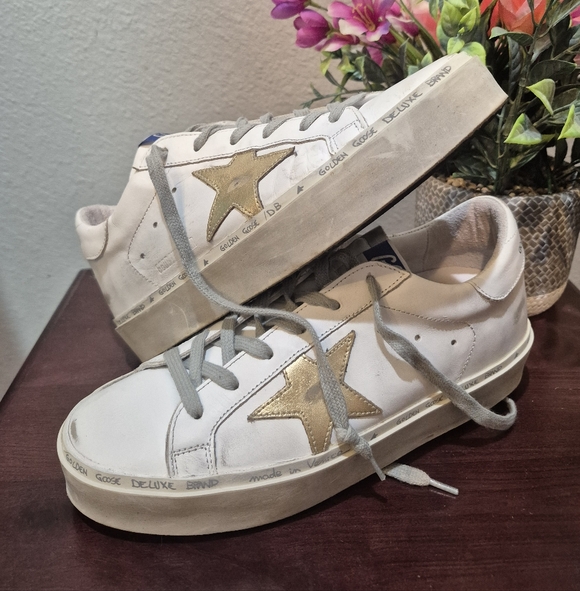 Golden Goose Super Star Womens Sneaker Size 38 New Condition - Picture 2 of 9